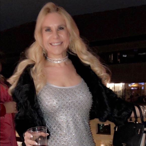 Meet your Posher, Jenell - Picture 1 of 3